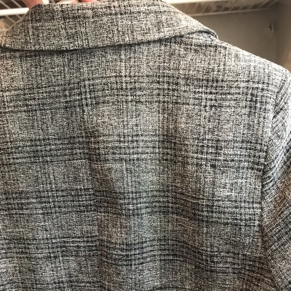 Blazer - Picture 4 of 4
